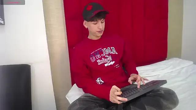 Ezra_Storm on StripChat