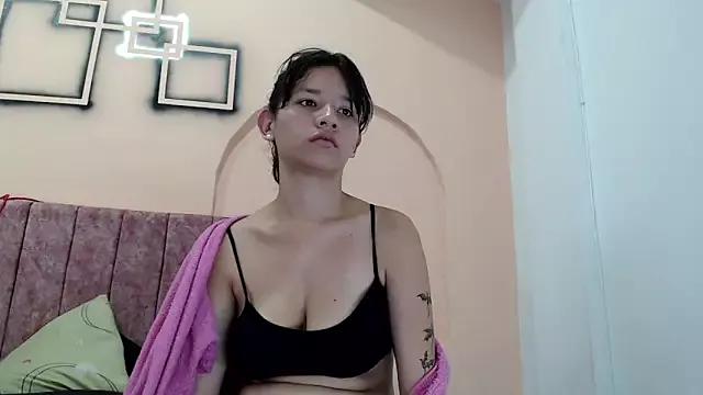 Freechat FerneyManti on StripChat