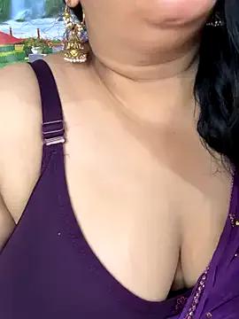 FlatVincy4 on StripChat