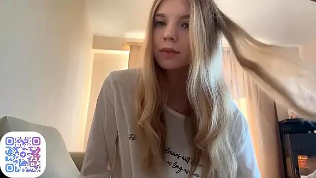 Freechat FruityXo on StripChat