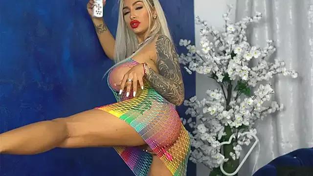 Private GoldenAmber on StripChat