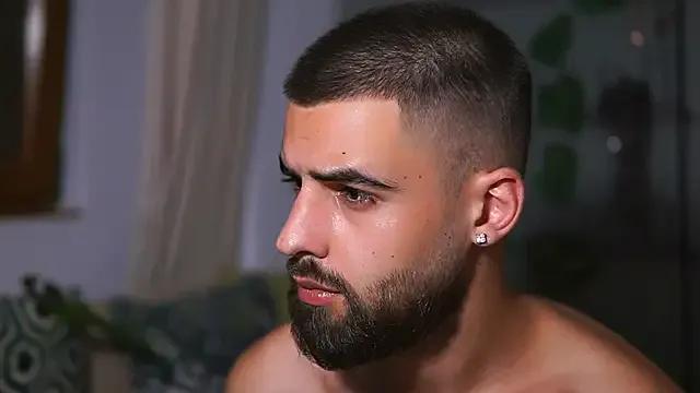 HairyRobxxx on StripChat