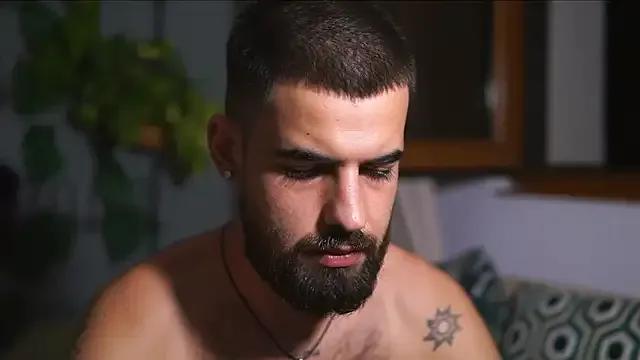 HairyRobxxx on StripChat