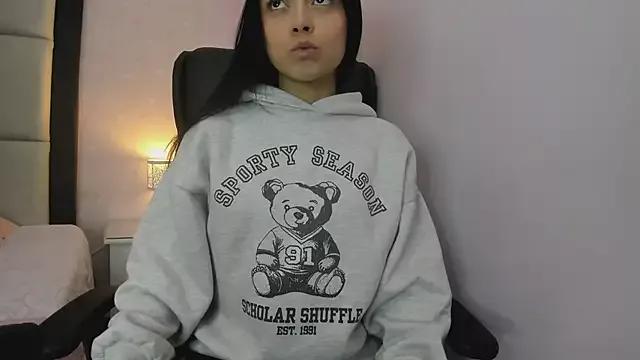 Group HannaClarrk_ on StripChat