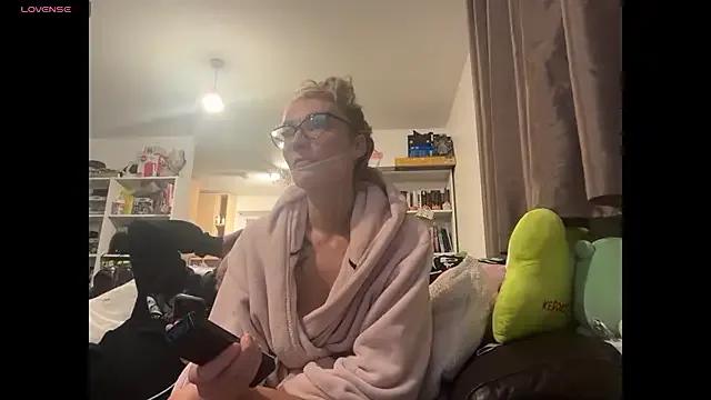 harleyblair on StripChat