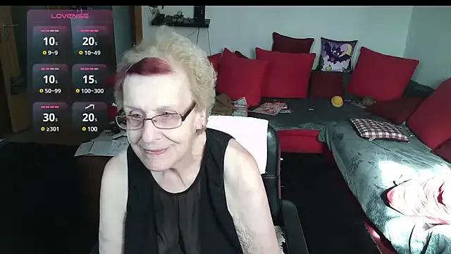 Freechat HeisseomaOriginal on StripChat