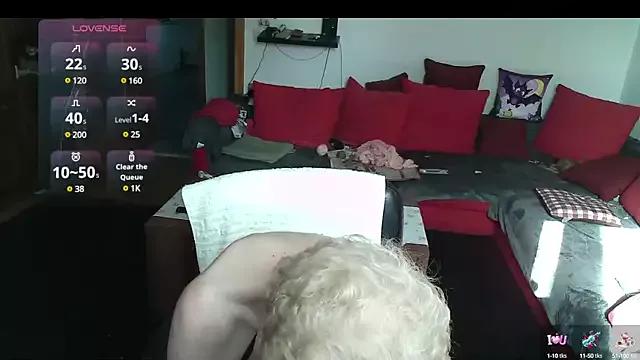 Freechat HeisseomaOriginal on StripChat