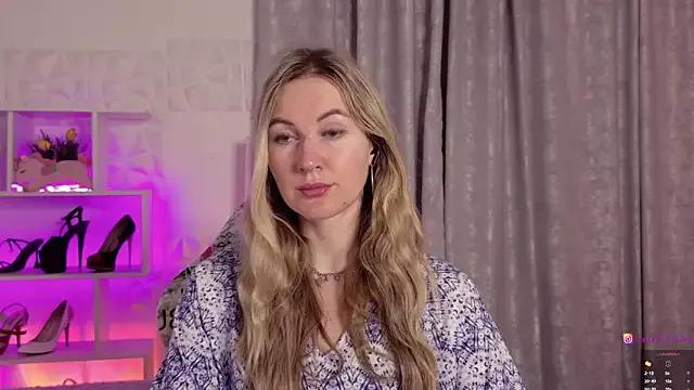 Freechat Hello_Lisha on StripChat