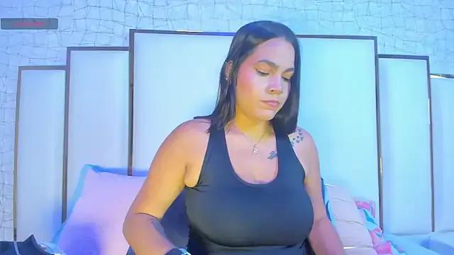 hillary_uckerman_ on StripChat