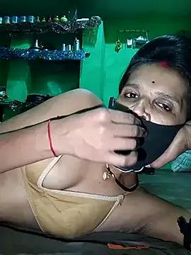 Hoty_girl_143 on StripChat