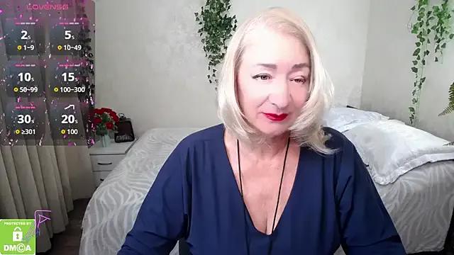 hunters_woman on StripChat