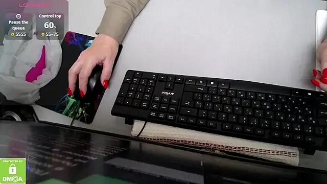 hunters_woman on StripChat