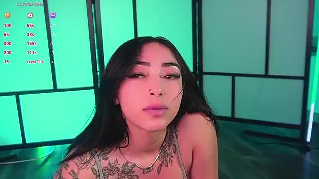 isa_red_hair on StripChat