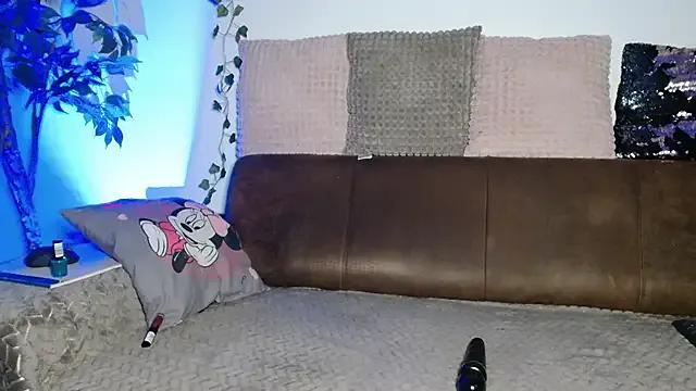 Jasmin-White on StripChat