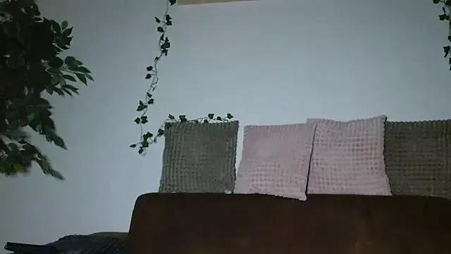 Jasmin-White on StripChat