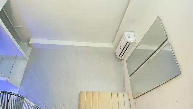 JOCELYN_SANTANA1 on StripChat