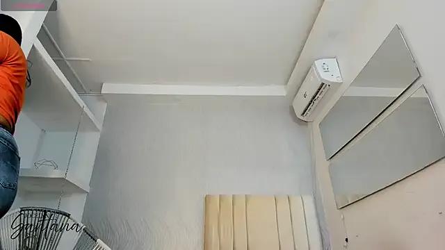 JOCELYN_SANTANA1 on StripChat