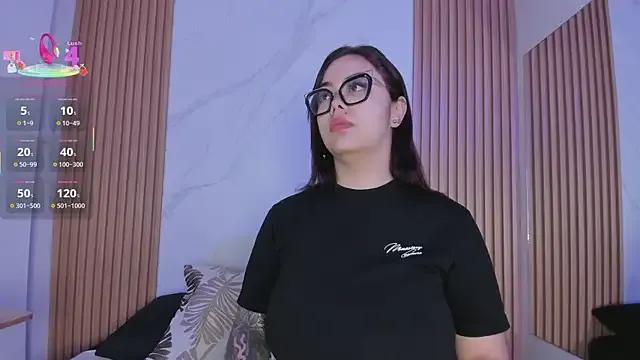 juicy_led_ on StripChat