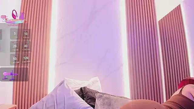 juicy_led_ on StripChat