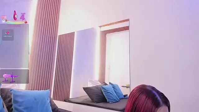 juicy_led_ on StripChat