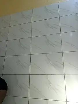 Juicylittle_slute on StripChat