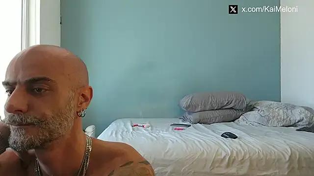 kaimeloni on StripChat