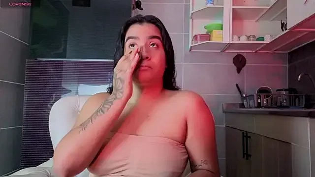 KARINAJTORRES on StripChat