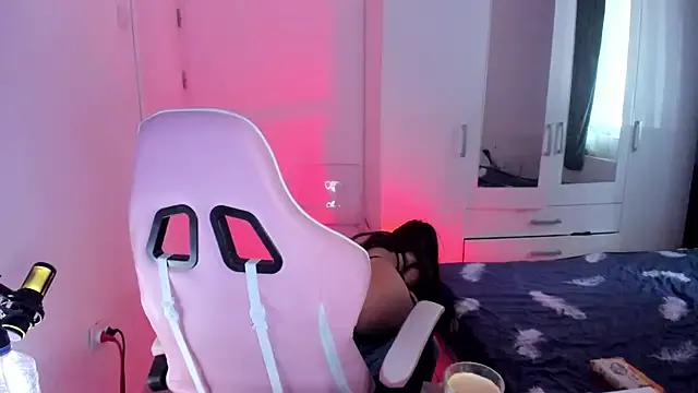 Freechat KaylaLaine on StripChat