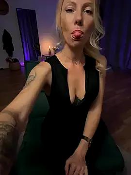 LaraPunkt on StripChat