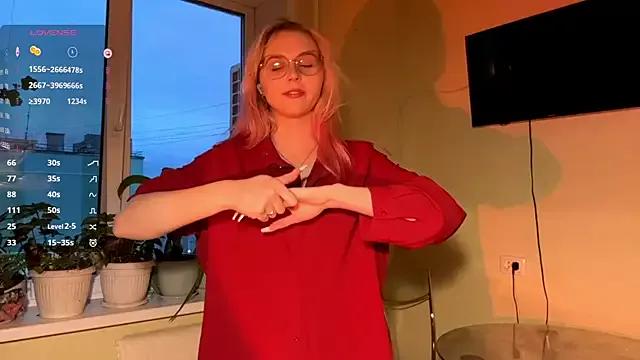 Freechat LatanyaRein on StripChat