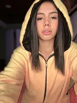 Laura-Khalifa on StripChat