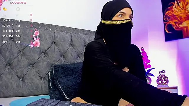 Layla_kaderr on StripChat