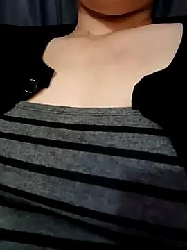 Laylaa_68 on StripChat