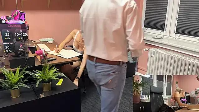 legsLONG on StripChat