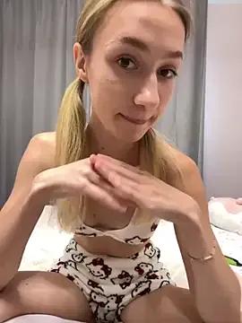 Lia__Love on StripChat