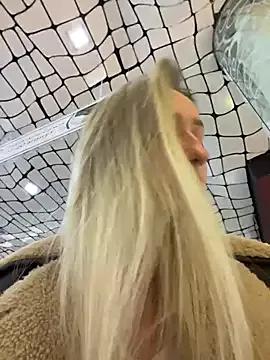 Lia__Love on StripChat