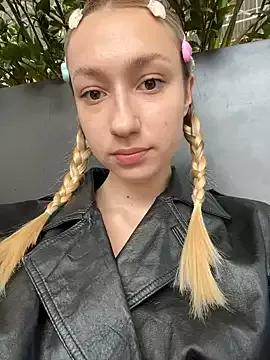 Lia__Love on StripChat