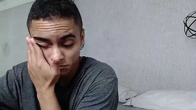 Liiamthompson on StripChat