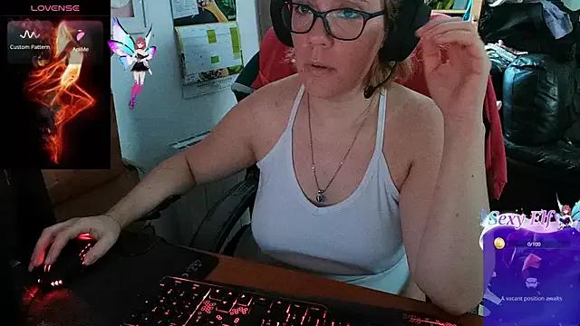 Freechat lili-hot-77 on StripChat