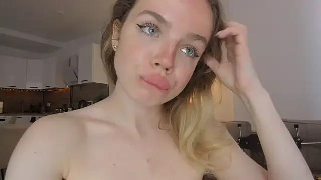 lit_asella on StripChat