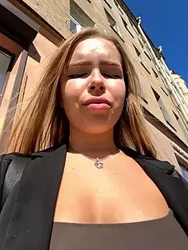 Liza_risky on StripChat