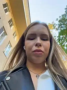 Liza_risky on StripChat