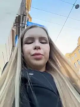 Liza_risky on StripChat