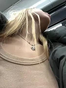 Liza_risky on StripChat