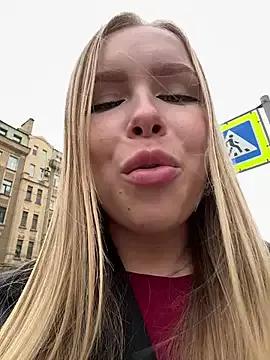 Liza_risky on StripChat