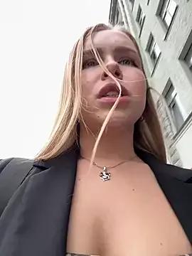 Liza_risky on StripChat