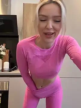 lolableux — TEASE ARSE UP CLOSE TO CAM