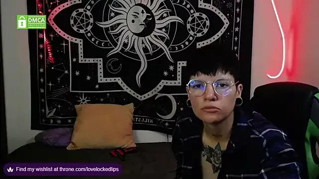 Freechat lovelockedlips on StripChat