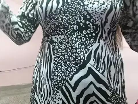 LovingPihu on StripChat