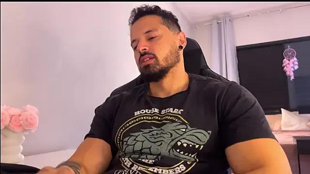 Lucasfit24 — jerk juicy cock and show ass near cam